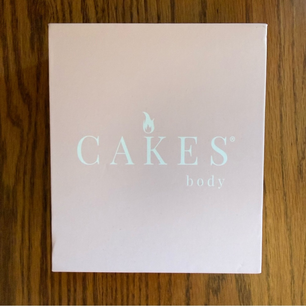 CAKES Volume - AA-B cups - honey - NWT!